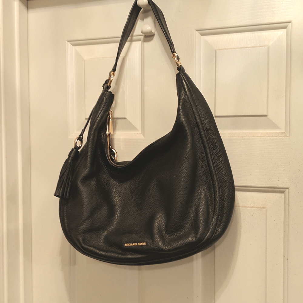 Michael kors NWOT black pebbled leather purse